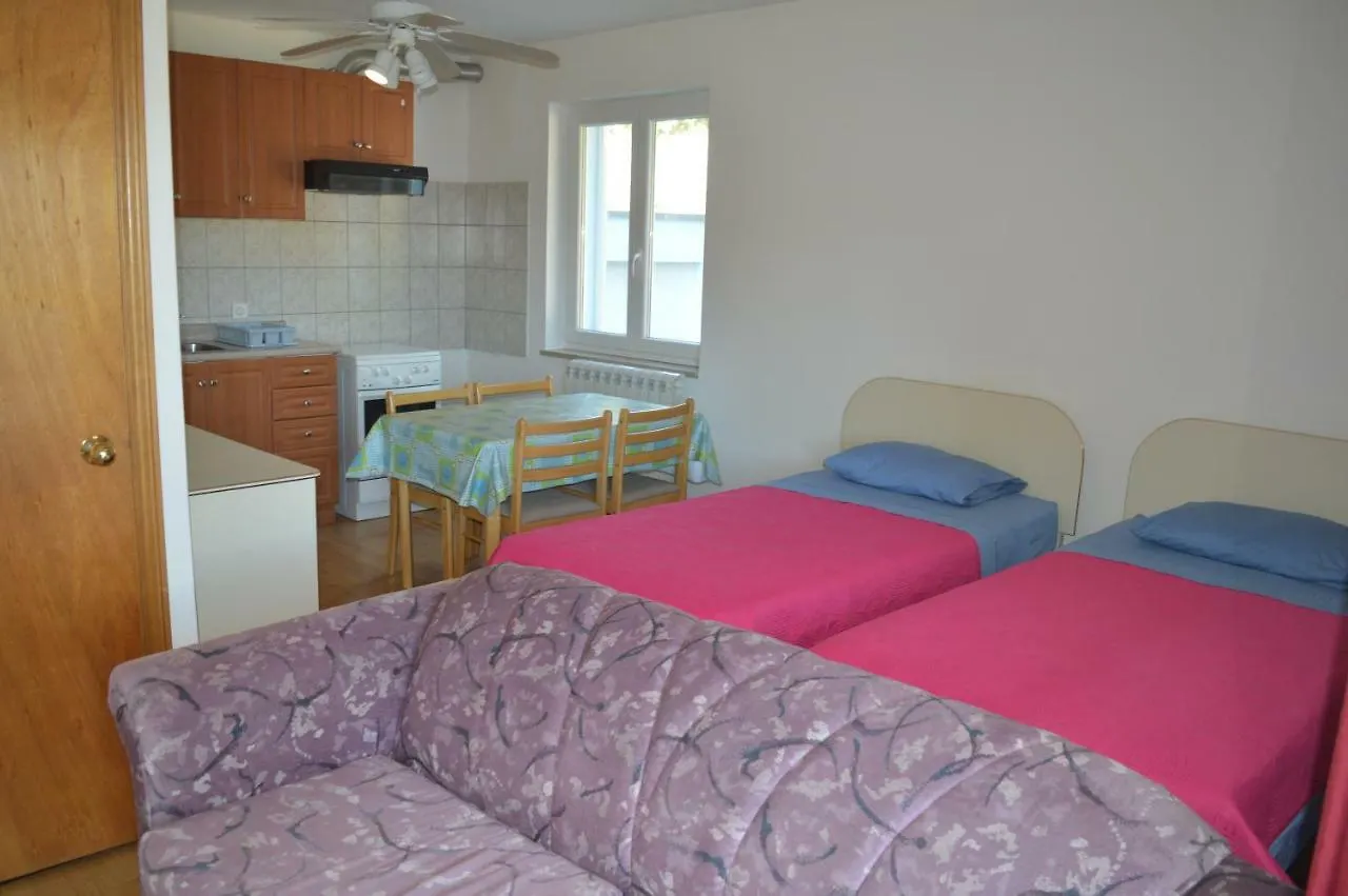 Apartments Charlie Krk Town Croazia